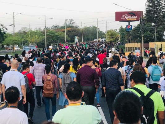 Estudiantes de la UNAH-VS marcharon este jueves en San Pedro Sula