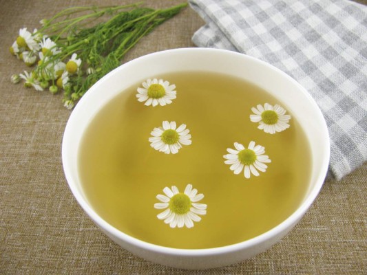 Pies bellos con manzanilla