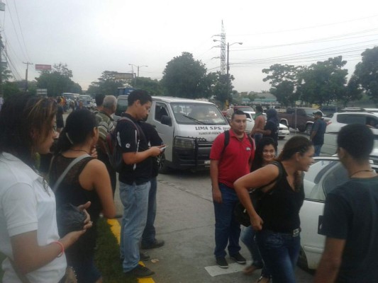 En San Pedro Sula se reportan tomas de vías en el bulevar del este y el sector El Carmen.