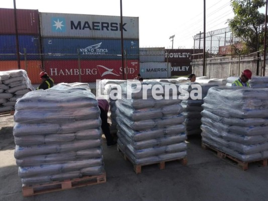 Muestras a sacos de contenedor decomisado dan positivo para droga