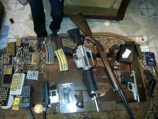 Naval de Honduras incauta armas y droga oculta en 22 láminas