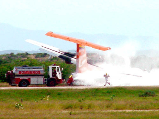 Cae avión en Venezuela: 36 supervivientes