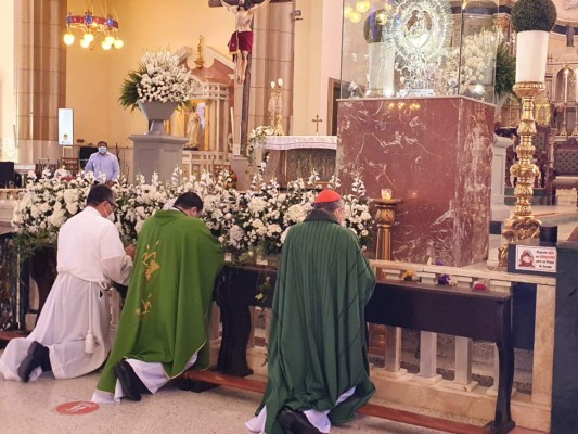 Con oración especial cardenal Rodríguez pide protección para Honduras ante amanaza de Iota