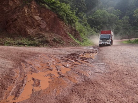 Honduras: solo 330 kilómetros de red vial están pavimentados en Copán