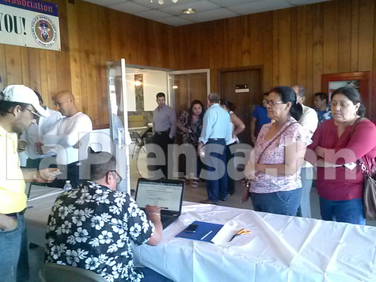 Hondureños en Miami también acuden a las urnas