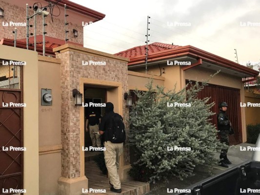 Ejecutan seis allanamientos contra Fredy Antonio Aranda, sospechoso de lavado de activos