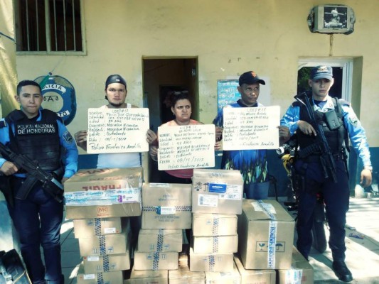 Decomisan medicinas ingresadas de contrabando en bus interurbano