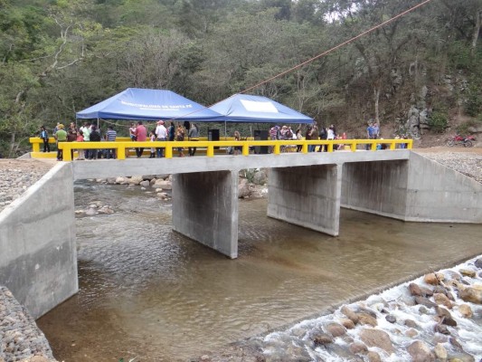 Construyen puente en occidente valorado en 5.7 millones de lempiras