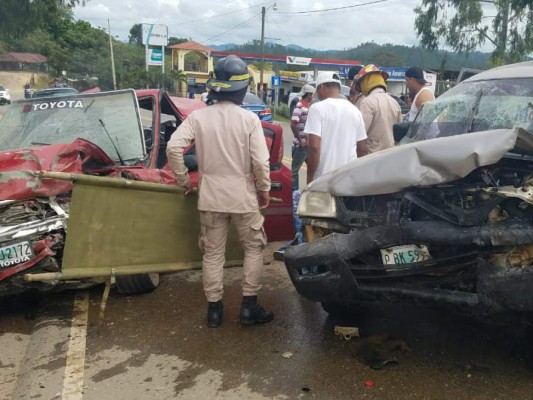 Al menos 11 heridos deja accidente en carretera de Olancho