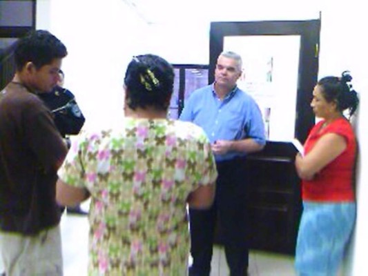 Suspenden audiencia inicial contra padre y madrastra de Jason