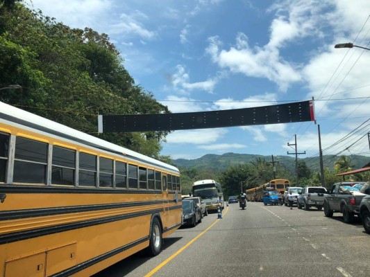 Honduras: Miles de veraneantes inician su retorno a sus hogares