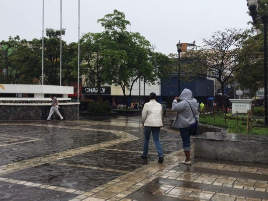 Alerta verde en cinco departamentos por frente frío