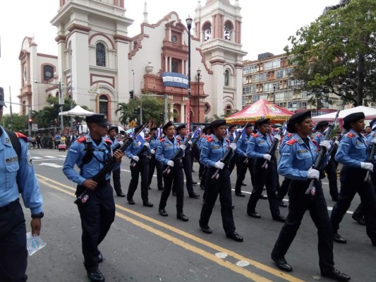 Derroche cívico en desfiles patrios de San Pedro Sula