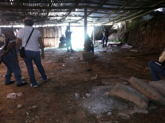 Túneles y dos helipuertos halla la DNLC en narcolaboratorio en Copán