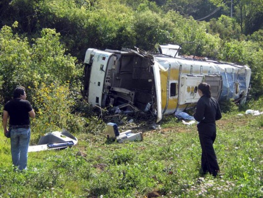 México: Siete muertos y 28 heridos deja accidente de autobús