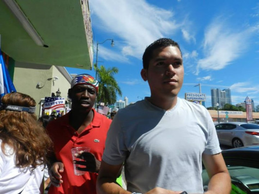 Hondureños marchan en Miami pidiendo reforma migratoria
