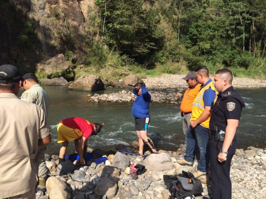Rescatan cadáver de pescador que se ahogó en una quebrada en Copán