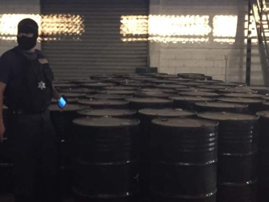 Incautan barriles con pasta para elaborar droga en San Pedro Sula