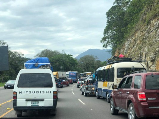 Honduras: Miles de veraneantes inician su retorno a sus hogares