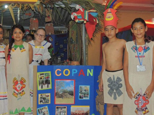 Our Second Home celebra su tradicional festival folclórico