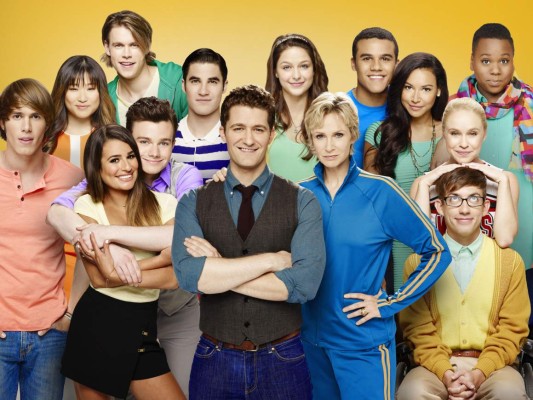El productor de 'Glee” hará una serie musical en español