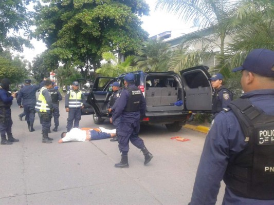 Policía y supuesto pandillero mueren en enfrentamiento