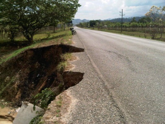 Carretera a Yoro es un peligro por los hoyos