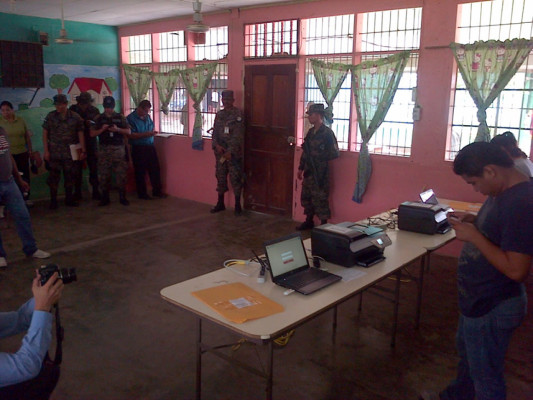 Realizan simulacro de transmisión electoral en La Ceiba y El Progreso