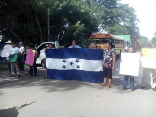Campesinos se toman carreteras en Honduras