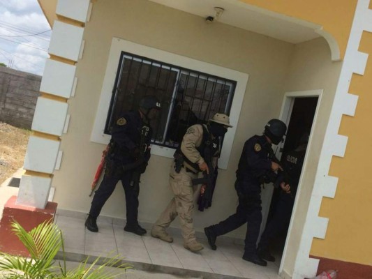 Allanan propiedades del alcalde de Choloma e intervienen la alcaldía