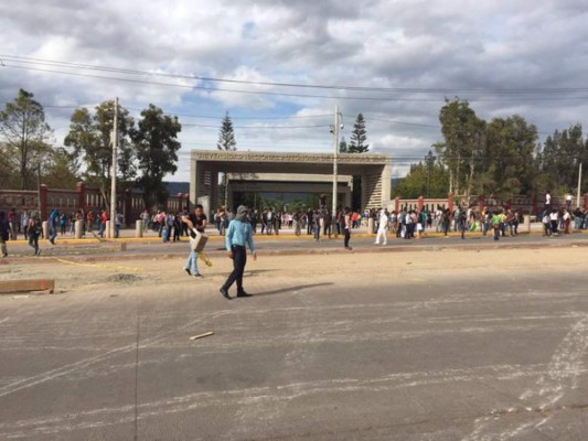 Estudiantes de la Unah en protesta por muerte de Berta Cáceres