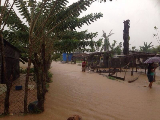 Lluvias interrumpen el paso Saba, decretan alerta amarilla en seis departamentos de Honduras