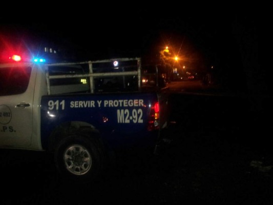 Lanzan cuerpo de mujer frente a funeraria de San Pedro Sula