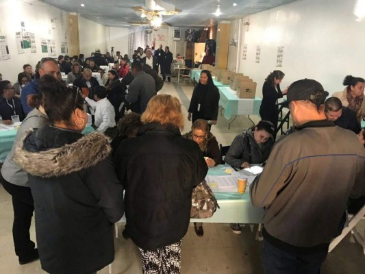 Hondureños en Estados Unidos abarrotan centros de votación