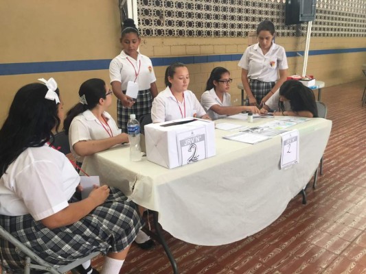 Estudiantes participan de elecciones en San Pedro Sula