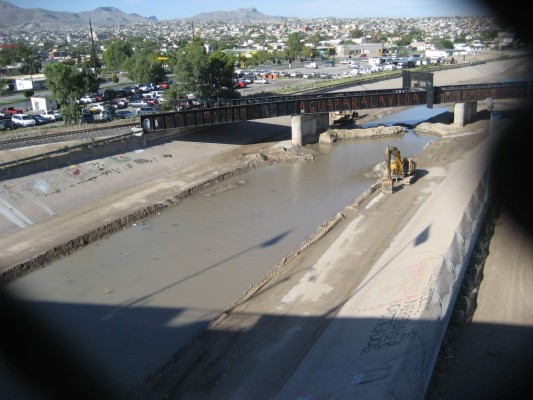 EEUU cierra puente fronterizo del norte de México por llegada de indocumentados  