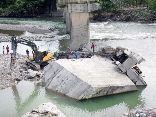 Inician reconstrucción del puente Saopín en La Ceiba