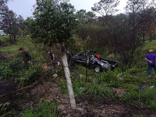 Tres personas muertas y dos menores heridos deja accidente en Olancho