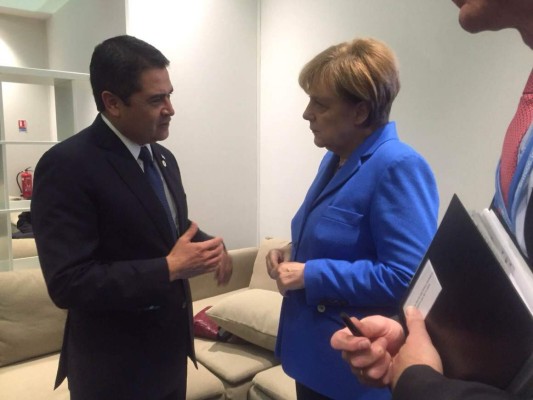 Juan Orlando reafirma diálogos con varios mandatarios