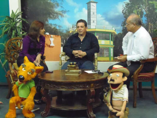 El hondureño de los mil oficios causa horror con su arte