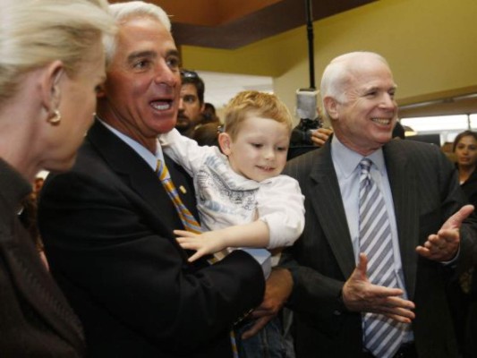 Hispanos de Florida se inclinan por McCain y Hillary Clinton, según encuesta