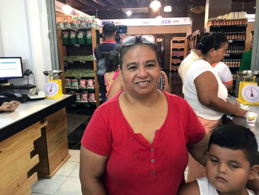 Inauguran el primer Megasupro del país en barrio Paz Barahona