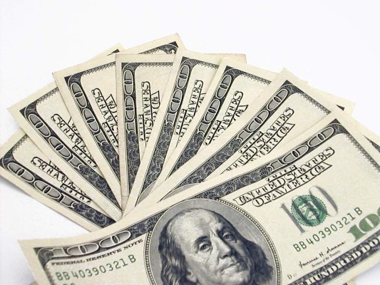 Dólar fluctúa por casi toda Centroamérica