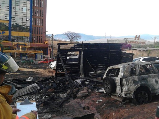 El incendio ocurrió esta tarde en la capital hondureña.
