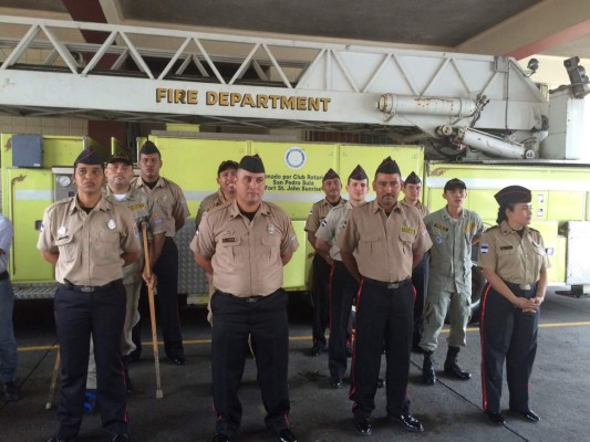 Bomberos sampedranos participan de ceremonia de ascenso