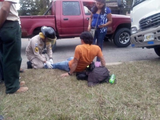 Varios heridos deja accidente entre bus y pickup en Intibucá