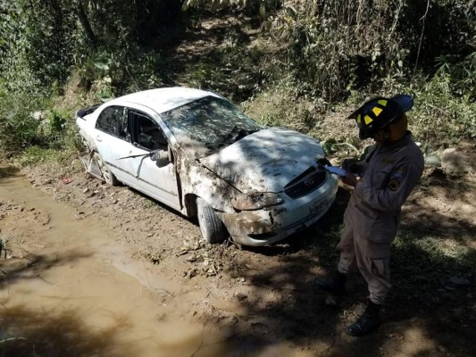 Yoro: Cinco heridos de gravedad deja volcamiento de un turismo en Olanchito