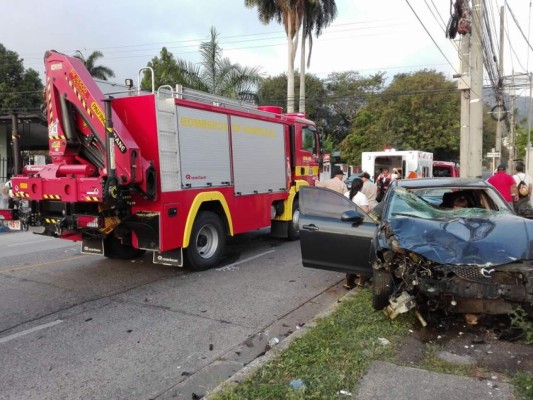 Accidente vehicular deja dos heridos en San Pedro Sula
