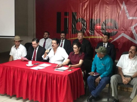 Mel Zelaya dice que diálogo es 'una burla para el pueblo”