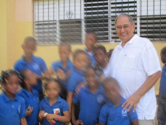 Juzgan a cura estadounidense acusado de violar niños en Honduras